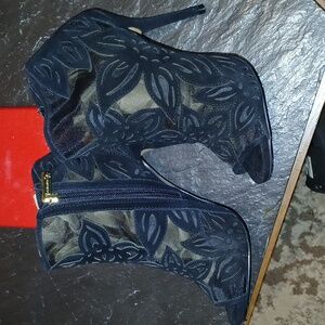 Elegant Black Lace Ankle Boots